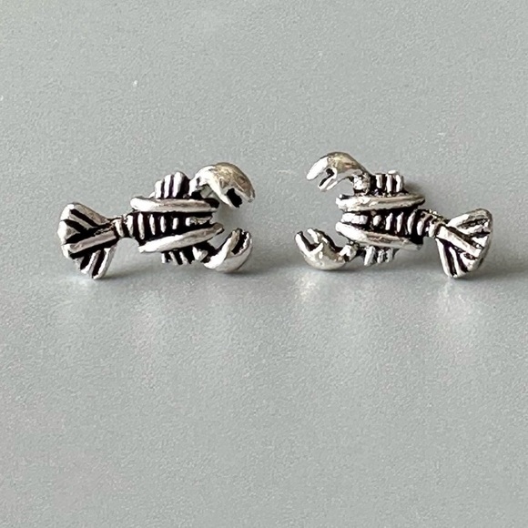 Sterling Silver Lobsters Simple Stud Earrings - Picture 5 of 7
